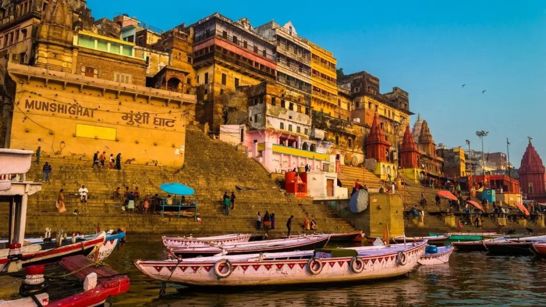 4 Days Varanasi Ayodhya Tour Package ₹4,999 Hotel, Cab, VIP Darshan & Itinerary